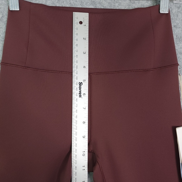 Vuori Evolve Legging High-Waisted Leggings In Fig - Picture 10 of 12